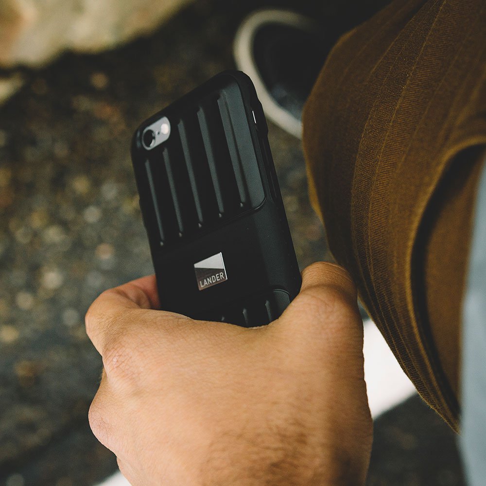 Lander Powell case for iPhone 6/6s/7/8 in hand